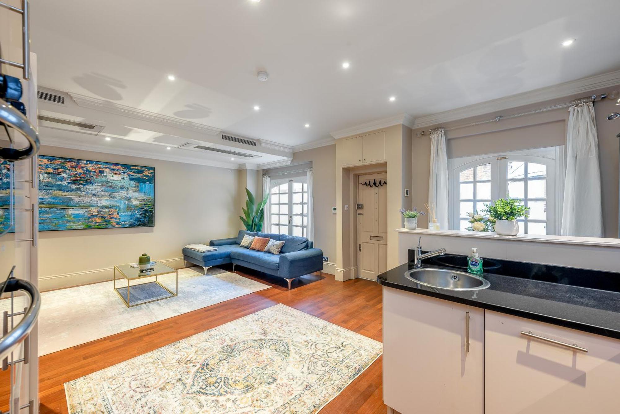 Casa Italia Near Hyde Park & Queens Gate, In South Kensington With Ac Air Conditioning & Washing Machine Dryer Holiday home *