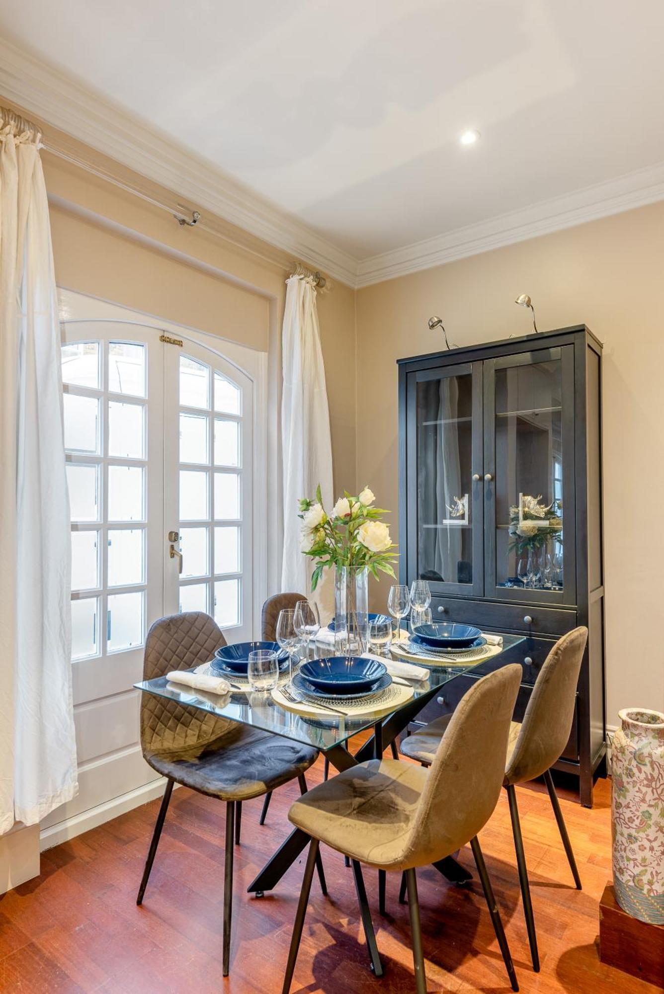 Casa Italia Near Hyde Park & Queens Gate, In South Kensington With Ac Air Conditioning & Washing Machine Dryer Holiday home